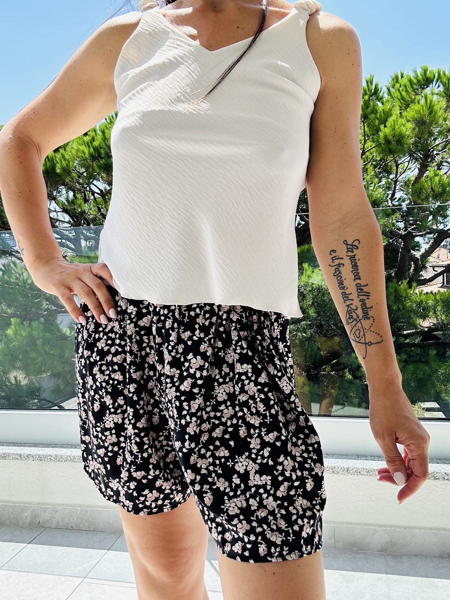 Pantaloncino fiori