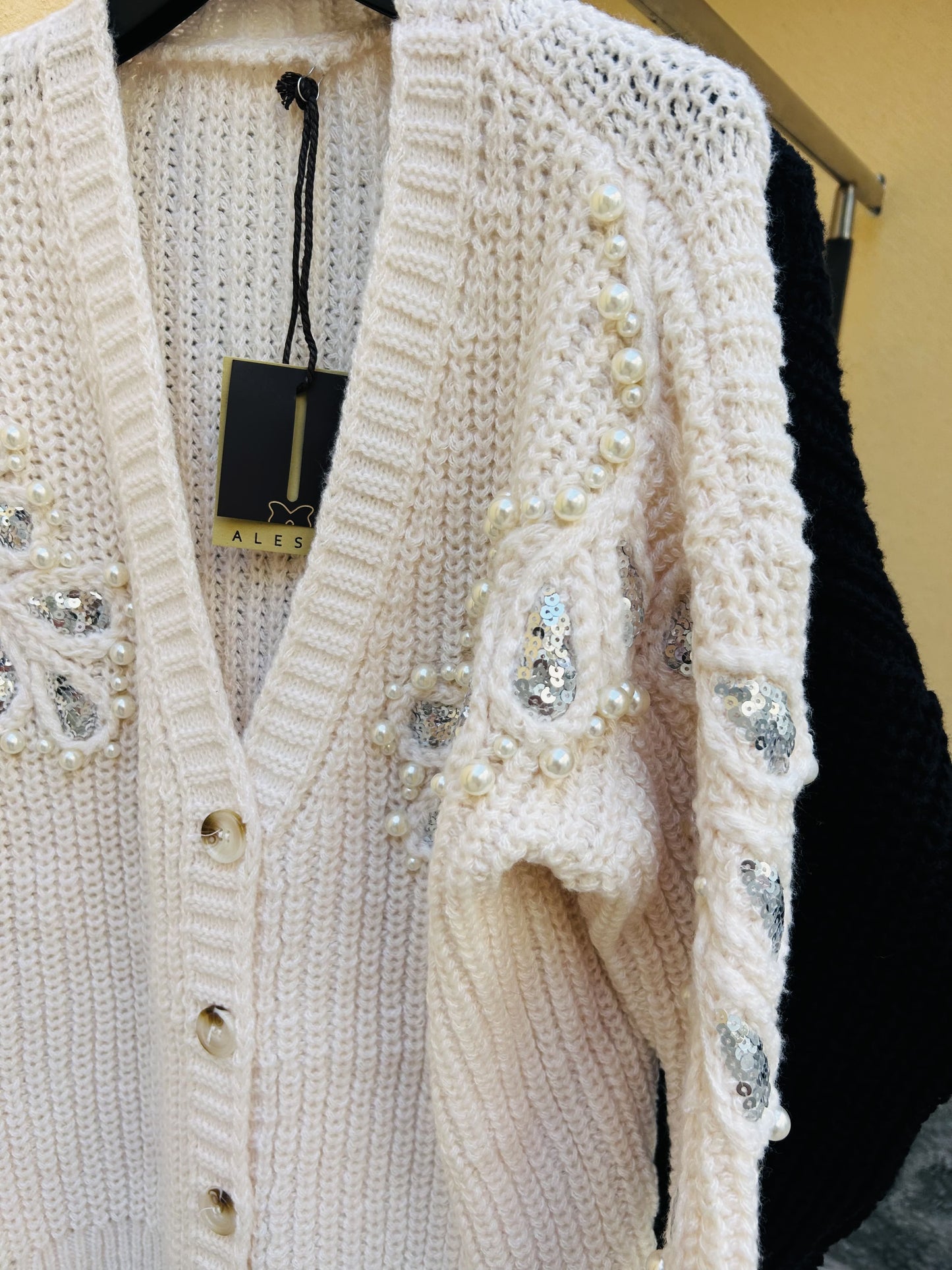 Cardigan perline e paiettes